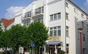 Haus Jahreszeiten by Rujana